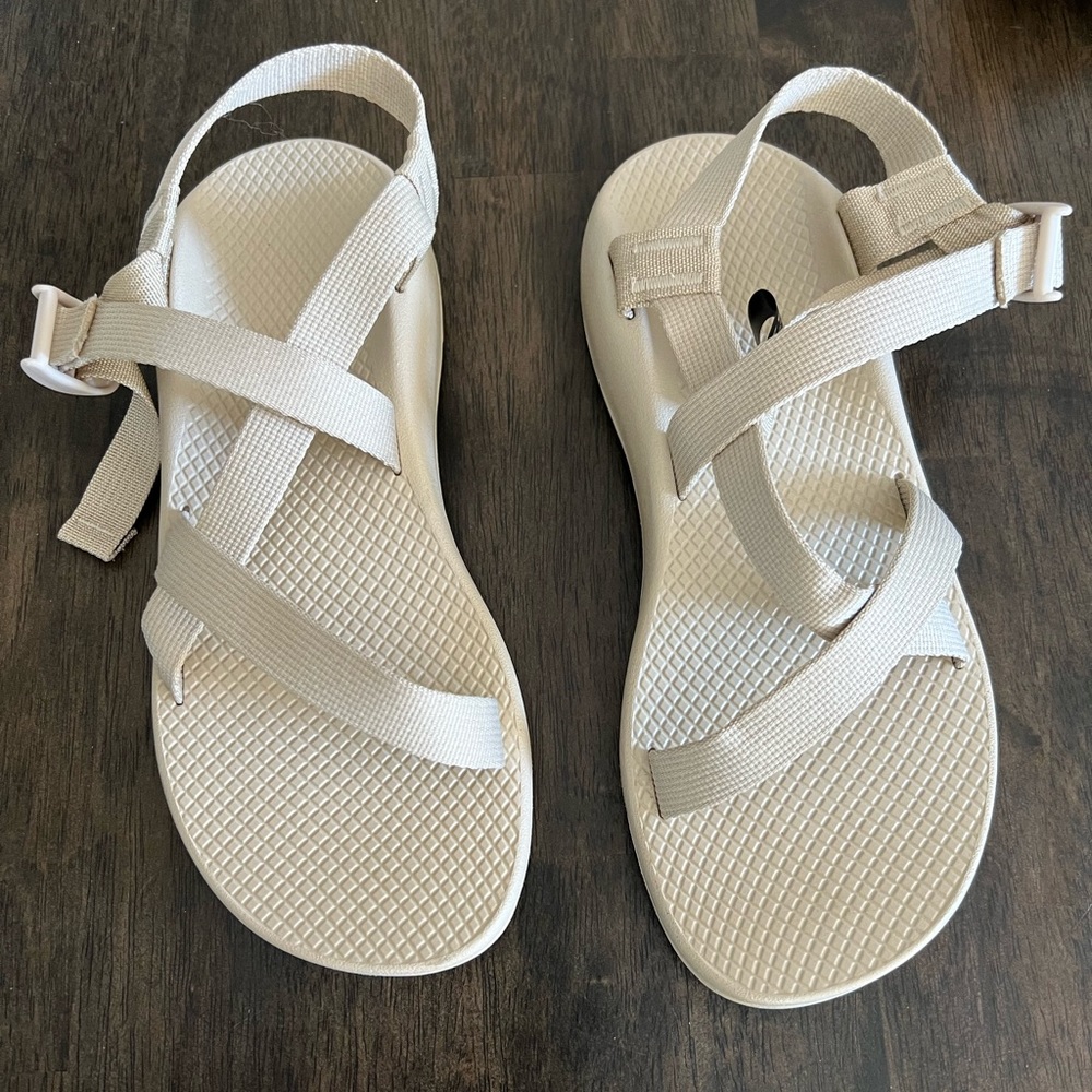 Women’s Chaco Z/1 classic sandal, size 10